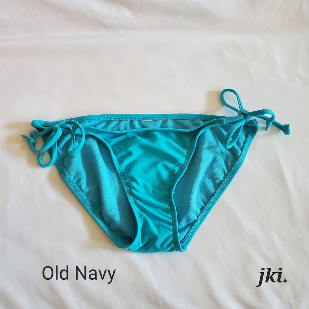 Two-Piece Women's Swimsuit - Picture 3 of 7
